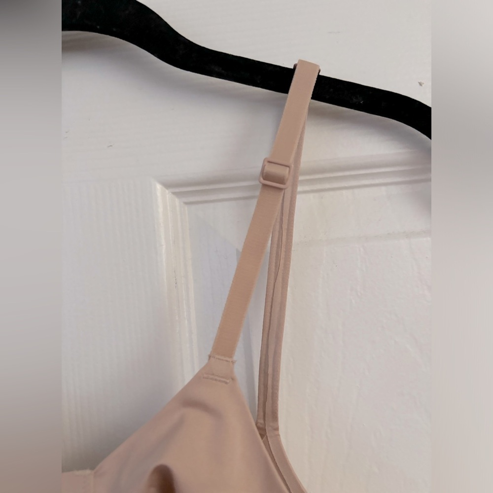 NWT SKIMS Ultimate Push Up Plunge Bra in Mica - Picture 7 of 9